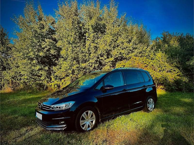 Schwarz Gebraucht 2019 VW Touran IQ Drive Van / Kleinbus | 18.990 € (Guter Preis) - Bild 1/4
