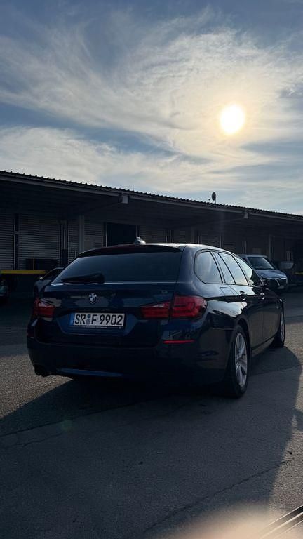 Gebraucht BMW 520 184 PS (135 kW) 2011 Blau Kombi