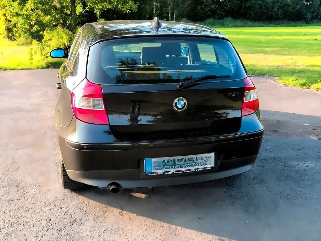 Gebraucht BMW 116 122 PS (89 kW) 2006 Schwarz Kleinwagen