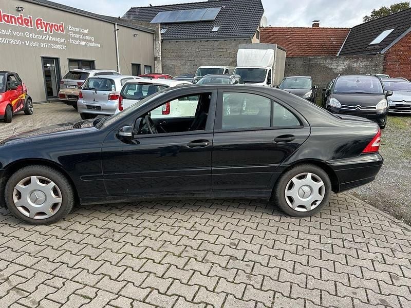 Schwarz Gebraucht 2006 Mercedes C220 Limousine | 2.300 € (Superpreis) - Bild 1/4