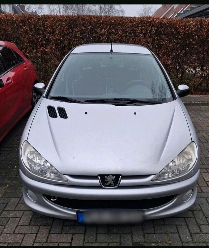 Gebraucht Peugeot 206 88 PS (64 kW) 2005 Silber Kleinwagen