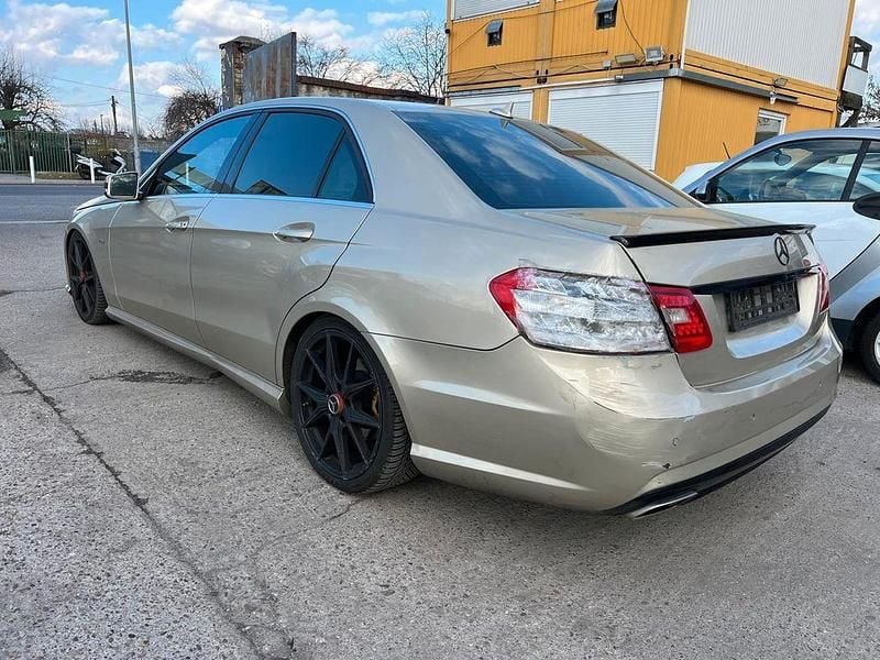 Gebraucht Mercedes E350 AMG line 231 PS (169 kW) 2010 Beige Limousine