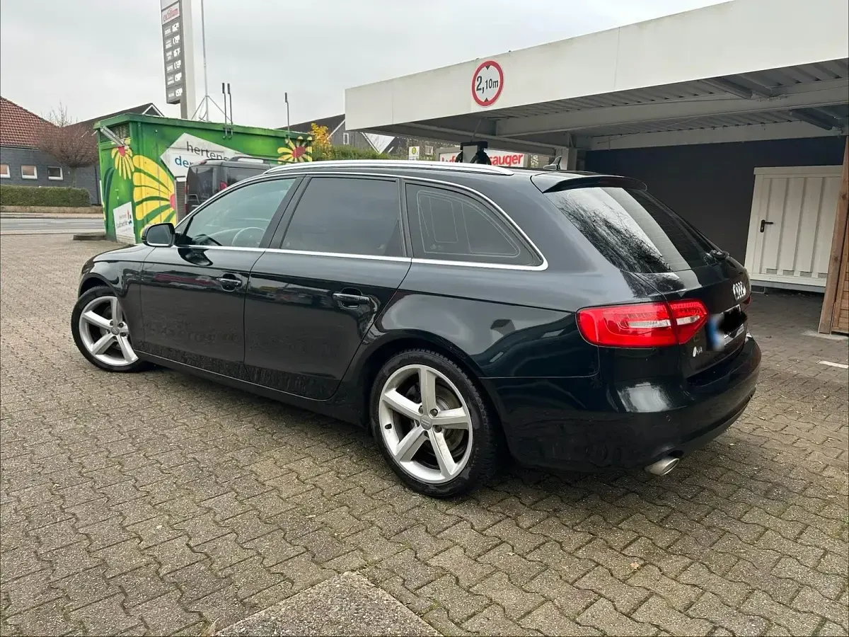Gebraucht Audi A4 204 PS (150 kW) 2012 Schwarz Kombi