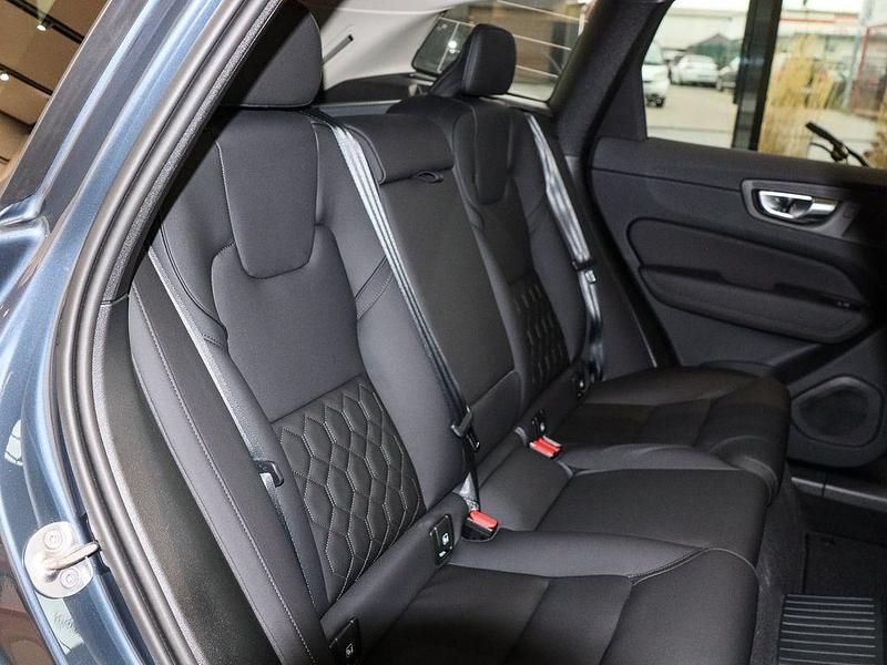 Neu Volvo XC60 Plus 310 PS (228 kW) 2026 Blau SUV