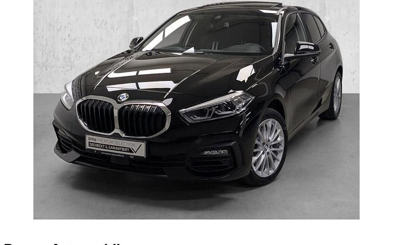 Schwarz Gebraucht 2021 BMW 120 Sport Line Kleinwagen | 26.480 € (Etwas zu teuer) - Bild 1/4