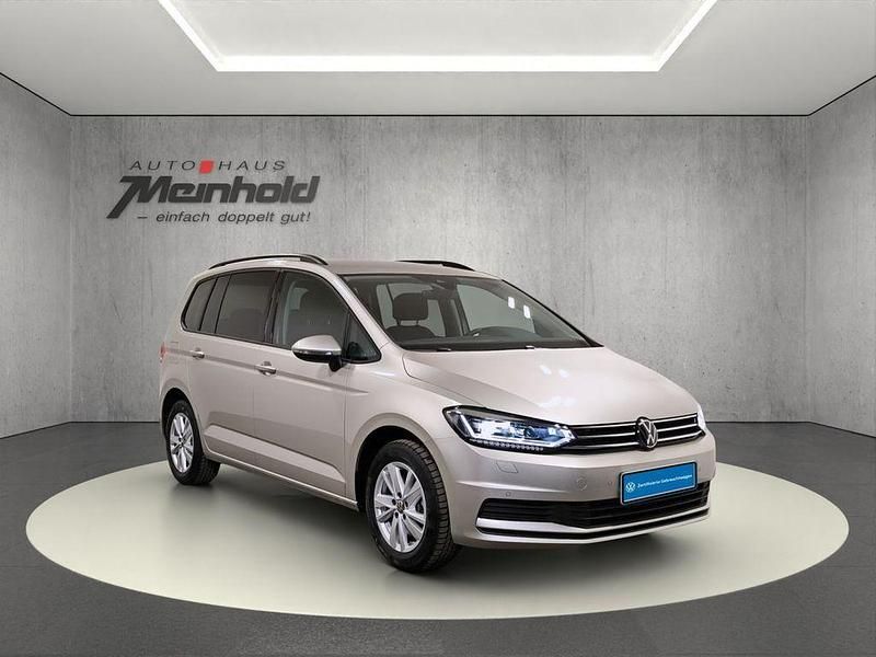 Gebraucht VW Touran Comfortline 150 PS (110 kW) 2024 Ivory silver metallic Van / Kleinbus