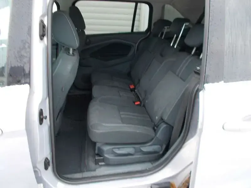 Używany Ford Grand C-Max Titanium 140 KM (102 kW) 2011 Srebrny Minivan