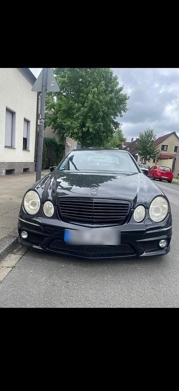 Schwarz Gebraucht 2003 Mercedes E500 Limousine | 5.999 € (Superpreis) - Bild 1/4