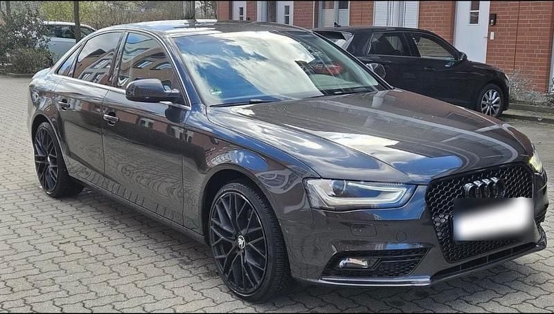 Second-hand Audi A4 Black Edition 170 CP (125 kW) 2012 Negru Berlinǎ