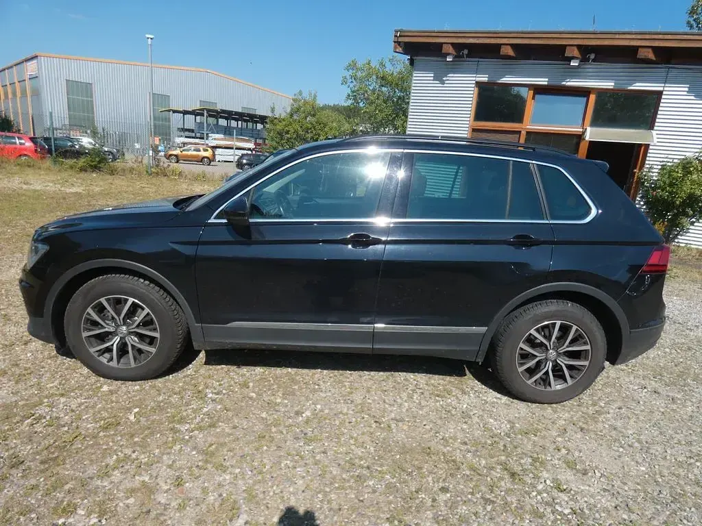 Gebraucht VW Tiguan Comfortline 150 PS (110 kW) 2019 Schwarz SUV