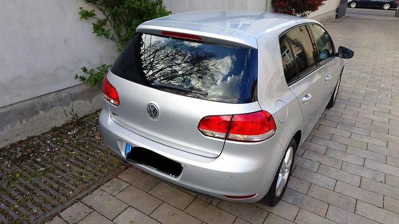 Gebraucht VW Golf VI Style 105 PS (77 kW) 2011 Silber Kleinwagen