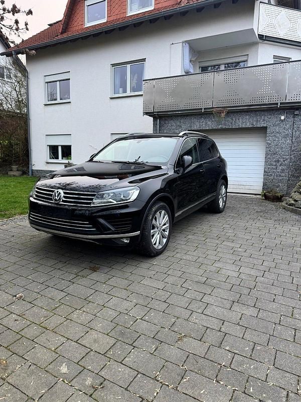 Schwarz Gebraucht 2017 VW Touareg SUV | 16.999 € (Guter Preis) - Bild 1/4