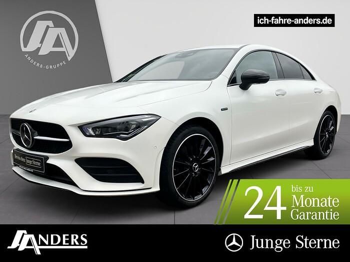 Polarweiss Gebraucht 2021 Mercedes CLA250e AMG Limousine | 33.494 € (Fairer Preis) - Bild 1/3