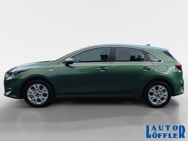 Gebraucht Kia Ceed Vision 140 PS (102 kW) 2025 Experience green (grün) Kleinwagen