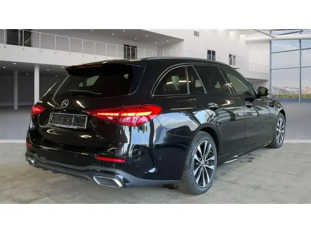 Gebraucht Mercedes C300e AMG 313 PS (230 kW) 2022 Obsidianschwarz (metallic) Kombi