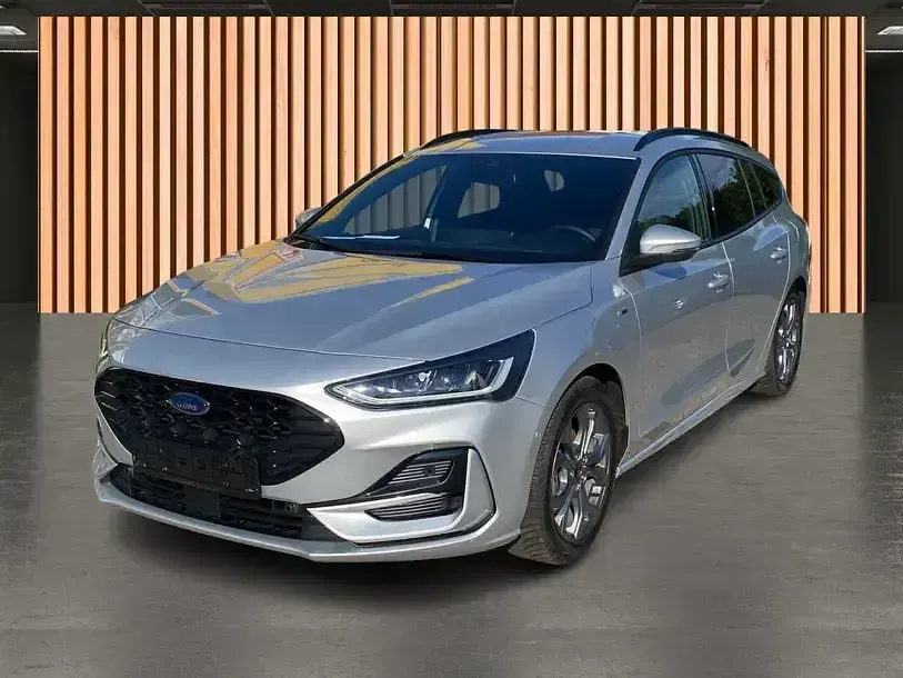 Gebraucht Ford Focus ST-Line X 155 PS (114 kW) 2024 Silber Limousine