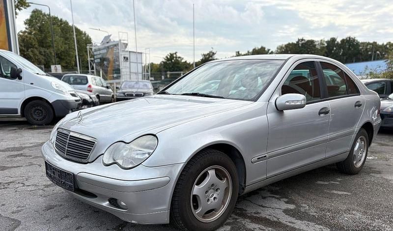 Silber Gebraucht 2002 Mercedes C200 Limousine | 3.700 € (Fairer Preis) - Bild 1/4