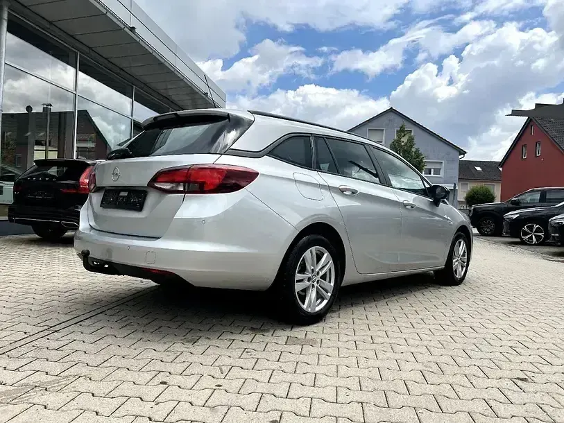 Gebraucht Opel Astra Edition 110 PS (80 kW) 2021 Argon silber / ice silver meta Kombi