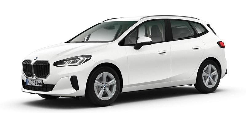 Weiß Gebraucht 2025 BMW 220 Active Tourer Luxury Line Van / Kleinbus | 31.035 € (Superpreis) - Bild 1/4