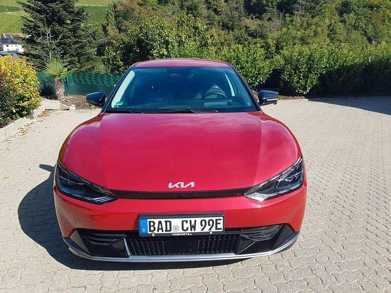 Rot Gebraucht 2022 Kia EV6 4 SUV | 28.200 € - Bild 1/4