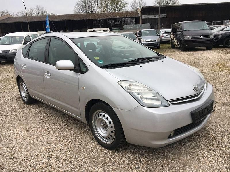 Gebraucht Toyota Prius Sol 77 PS (56 kW) 2006 Silber Kleinwagen