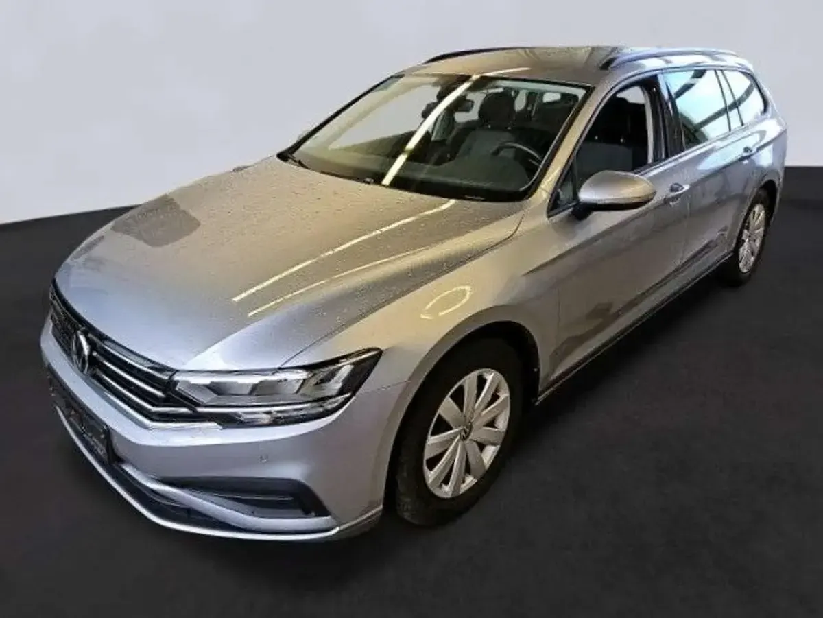 Gebraucht VW Passat Conceptline 150 PS (110 kW) 2023 Silber Kombi