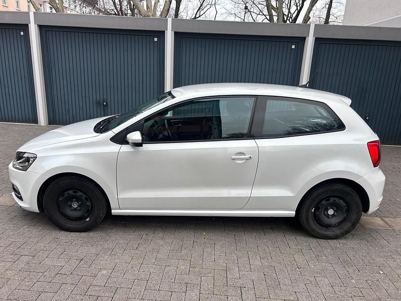 Gebraucht VW Polo 90 PS (66 kW) 2017 Weiß Kleinwagen