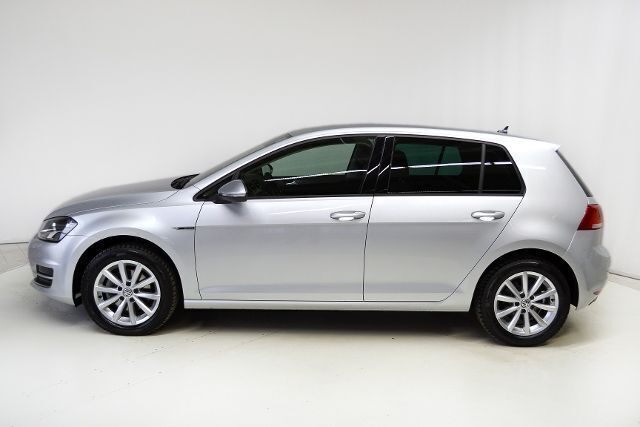 Gebraucht VW Golf VII Comfortline 110 PS (80 kW) 2015 Silber metallic Limousine