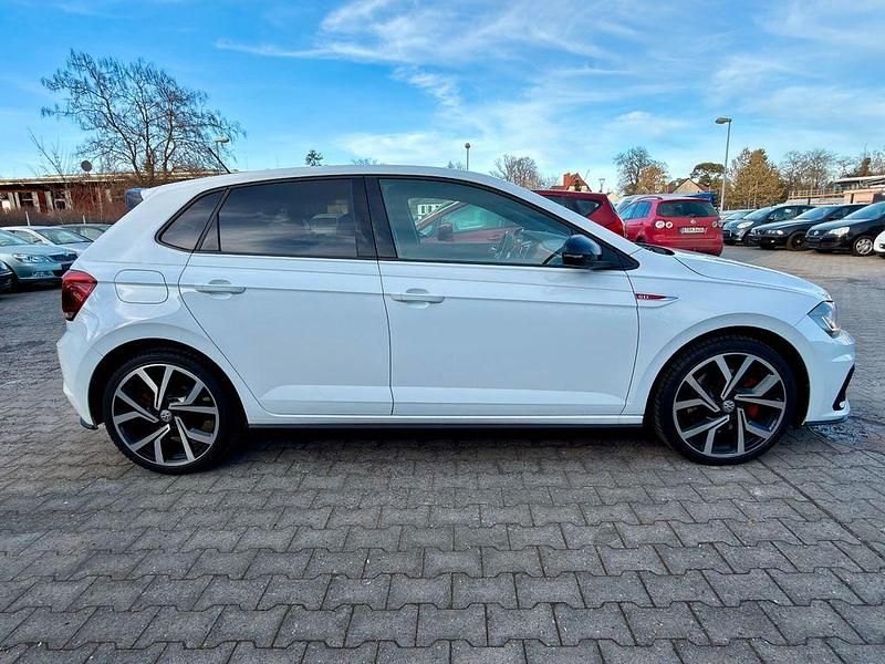 Gebraucht VW Polo Beats 200 PS (147 kW) 2019 Weiß Kleinwagen