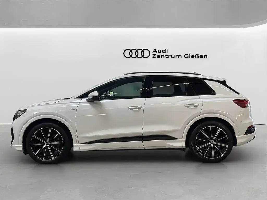 Gebraucht Audi Q4 e-tron Comfort 194 kW (265 PS) 2023 Gletscherweiß metallic SUV