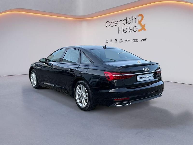 Gebraucht Audi A6 Ambiente 299 PS (219 kW) 2022 Schwarz Limousine