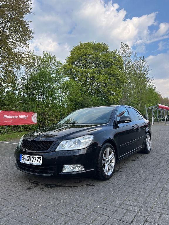 Schwarz Gebraucht 2009 Skoda Octavia Ambiente Limousine | 4.600 € (Fairer Preis) - Bild 1/4