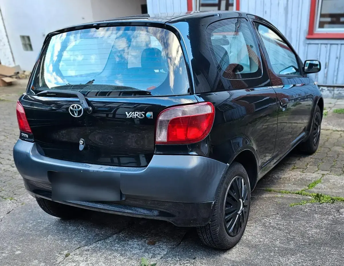 Gebraucht Toyota Yaris 68 PS (50 kW) 2000 Schwarz Kleinwagen
