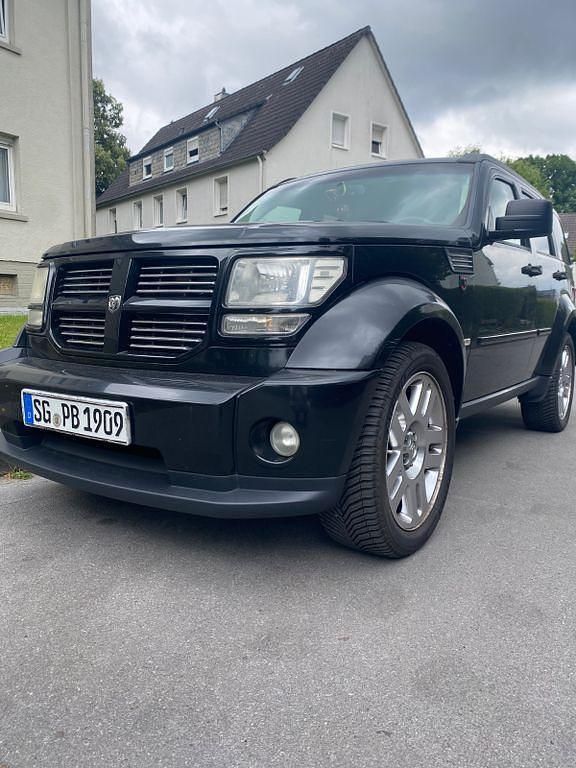 Schwarz Gebraucht 2009 Dodge Nitro SXT SUV | 5.500 € (Superpreis) - Bild 1/4