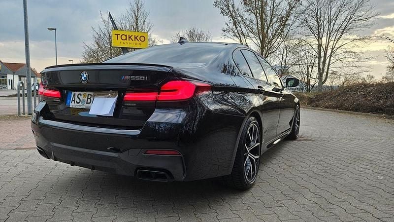 Gebraucht BMW M550 Efficient Dynamics 530 PS (389 kW) 2020 Schwarz Limousine