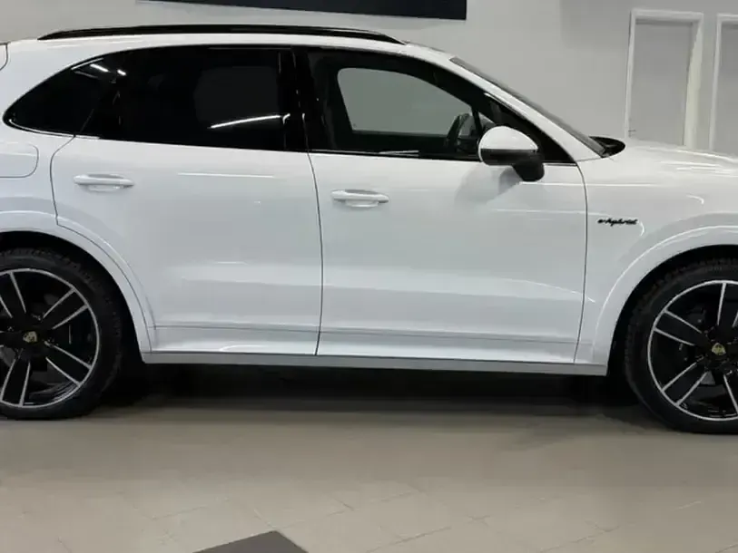 Gebraucht Porsche Cayenne E-Hybrid Platinum Edition 462 PS (339 kW) 2023 Weiß SUV