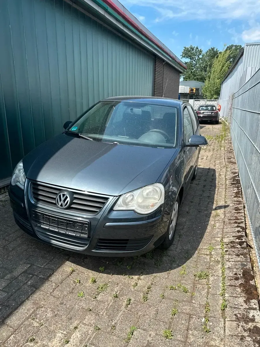 Gebraucht VW Polo 80 PS (58 kW) 2009 Grau Kleinwagen