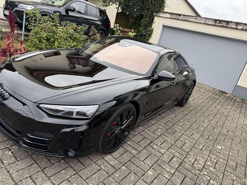 Gebraucht 2022 Audi e-tron GT quattro Limousine | 62.999 € (Etwas zu teuer) - Bild 1/4