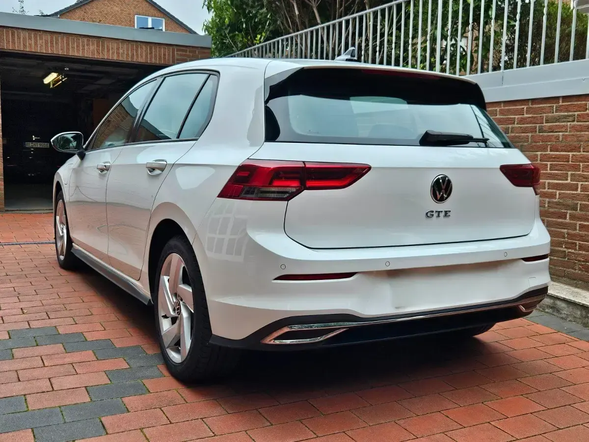 Gebraucht VW Golf VIII GTE 245 PS (180 kW) 2020 Weiß Limousine