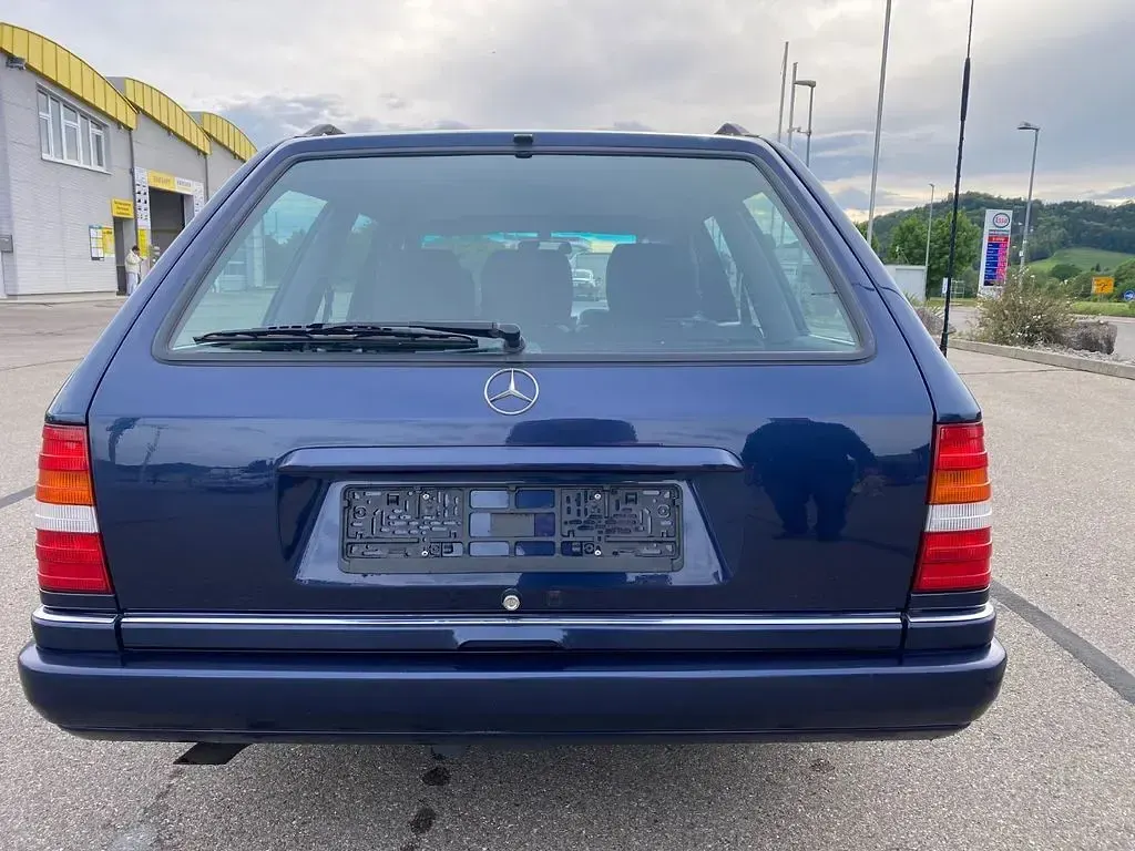 Gebraucht Mercedes E280 193 PS (141 kW) 1994 Blau Kombi