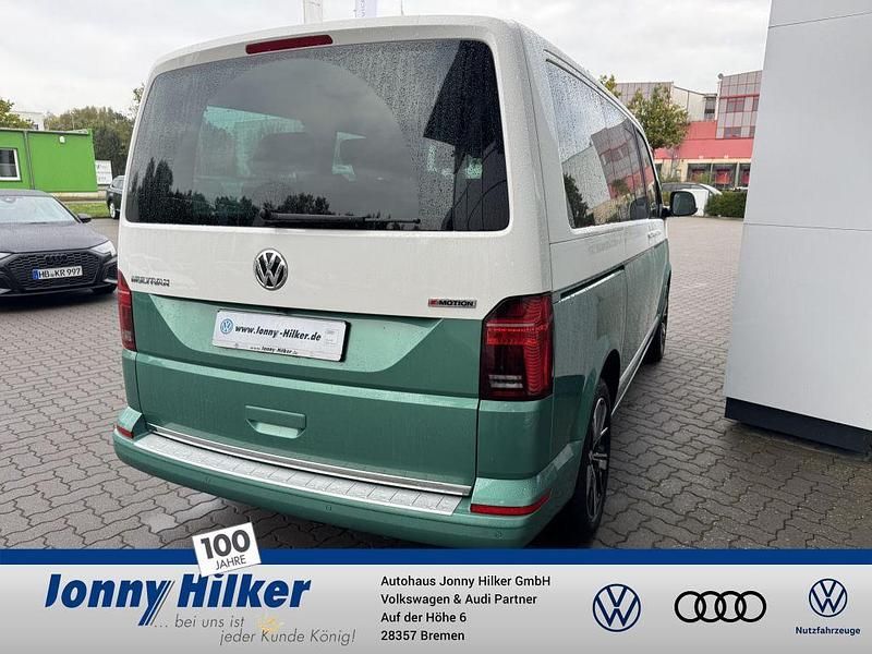 Second-hand VW Multivan Highline 204 CP (150 kW) 2021 Verde Monovolum