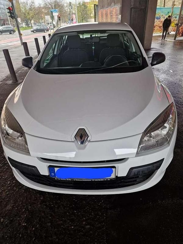 Gebraucht 2011 Renault Mégane III Authentique Kleinwagen | 6.000 € (Etwas zu teuer) - Bild 1/4