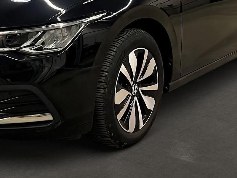 Gebraucht VW Golf VIII Move 131 PS (96 kW) 2024 (deep black perleffekt) Kombi
