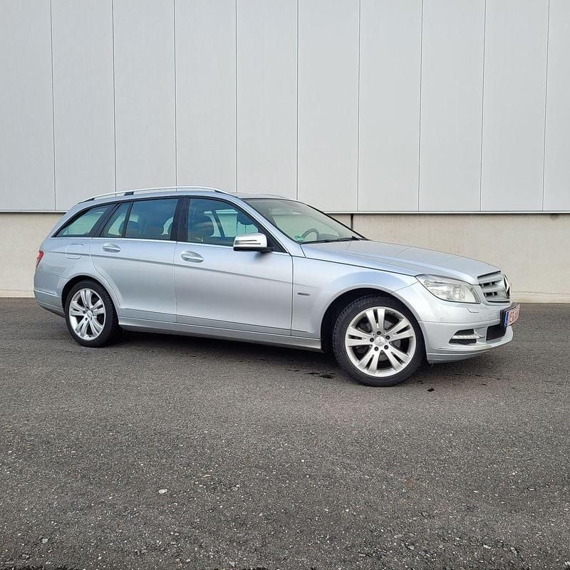 Silber Gebraucht 2011 Mercedes C200 Avantgarde Kombi | 5.300 € (Superpreis) - Bild 1/4
