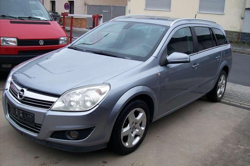 Lichtsilber m2 Gebraucht 2007 Opel Astra Catch Me Kombi | 2.599 € (Fairer Preis) - Bild 1/4