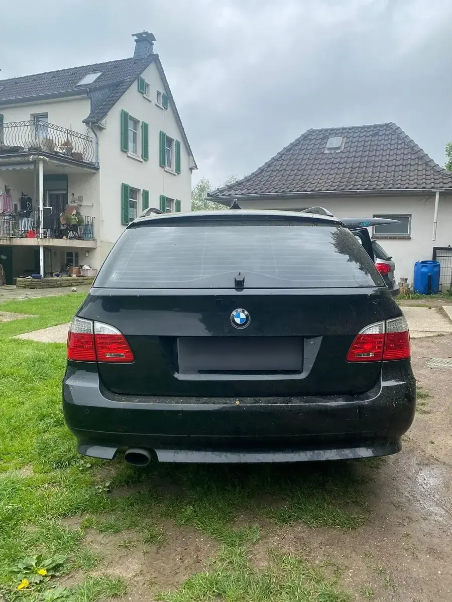 Second-hand BMW 520 163 CP (119 kW) 2009 Negru Break