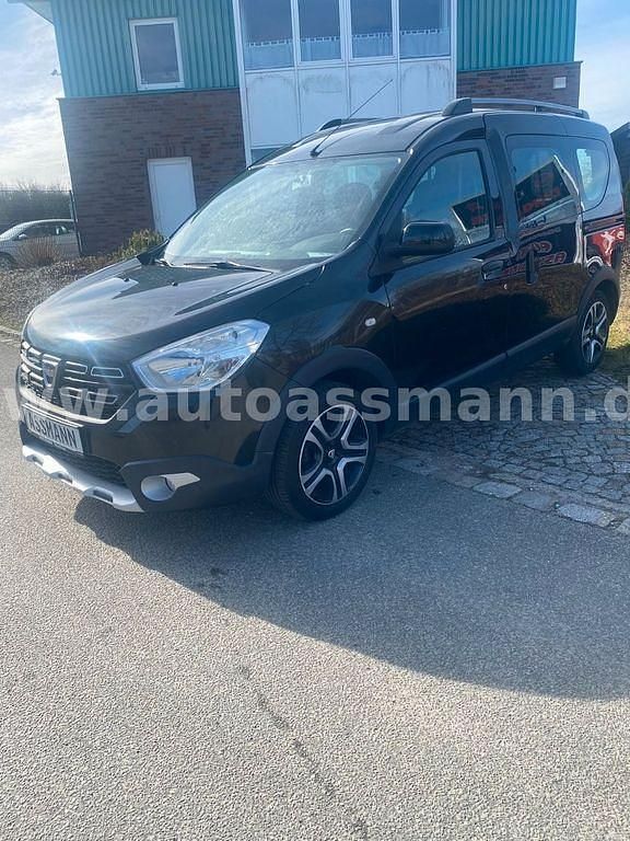 Gebraucht Dacia Dokker Celebration 102 PS (75 kW) 2018 Van / Kleinbus