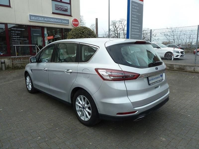 Gebraucht Ford S-MAX Titanium 179 PS (131 kW) 2017 Silber Van / Kleinbus
