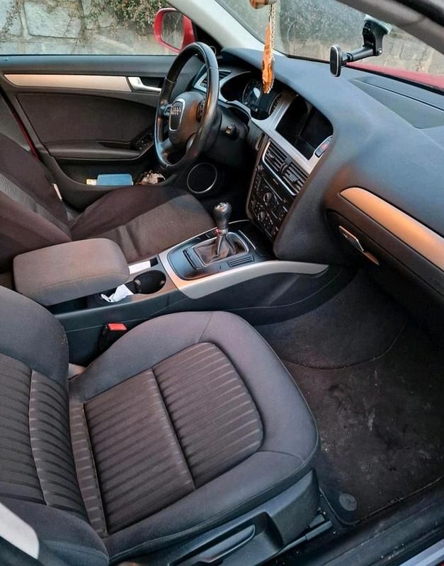 Gebraucht Audi A4 160 PS (117 kW) 2009 Rot Limousine