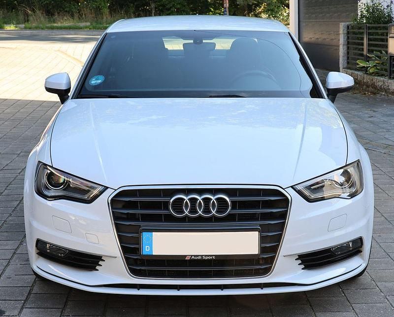 Weiß Gebraucht 2016 Audi A3 S-Line Limousine | 13.800 € (Fairer Preis) - Bild 1/4